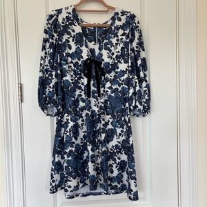 Smith & Quinn Elegant Blue Floral Dress with Black Bow Detail